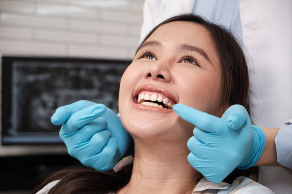 What Happens When You Lose Several Teeth? Understanding Dental Implant Bridge Treatment